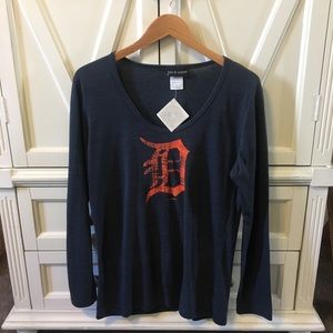 NWT Long-Sleeve Scoop Neck Detroit Tigers Tee